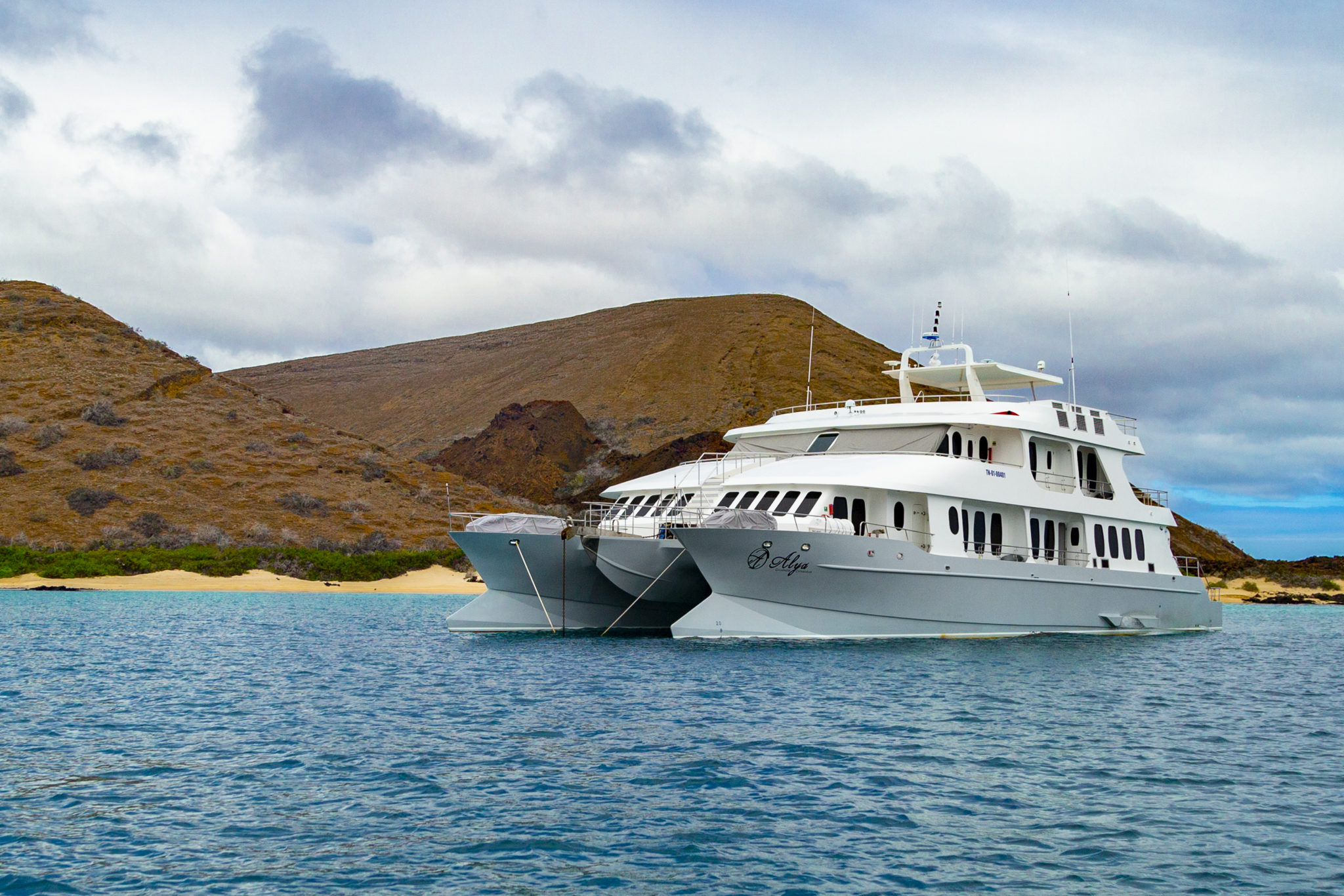 luxury catamaran galapagos