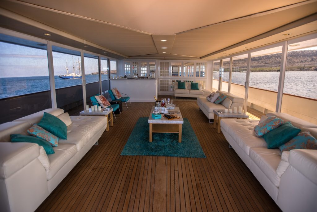 Huge VIP Suite aboard Passion the best Galapagos private charter